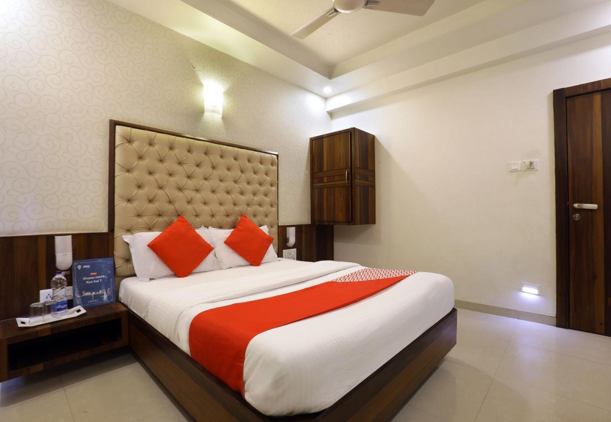 Collection O Satyan Inn Shirdi Ngoại thất bức ảnh