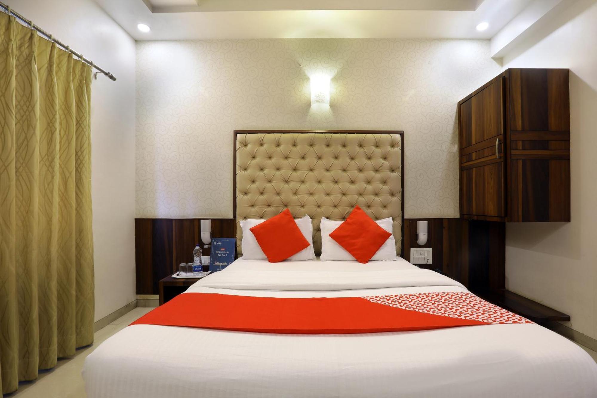 Collection O Satyan Inn Shirdi Ngoại thất bức ảnh