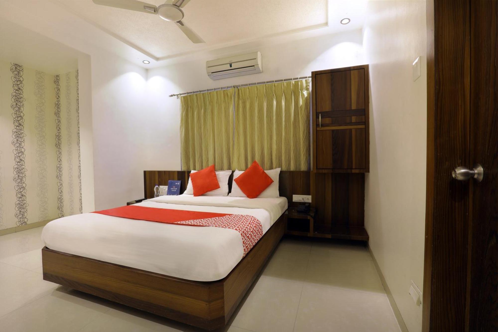 Collection O Satyan Inn Shirdi Ngoại thất bức ảnh