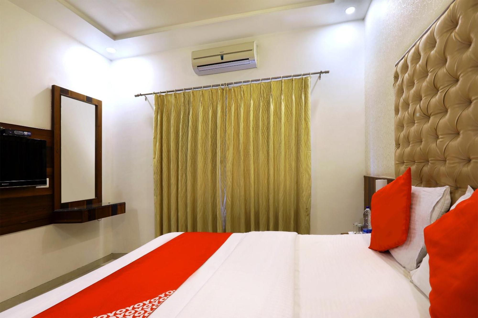 Collection O Satyan Inn Shirdi Ngoại thất bức ảnh