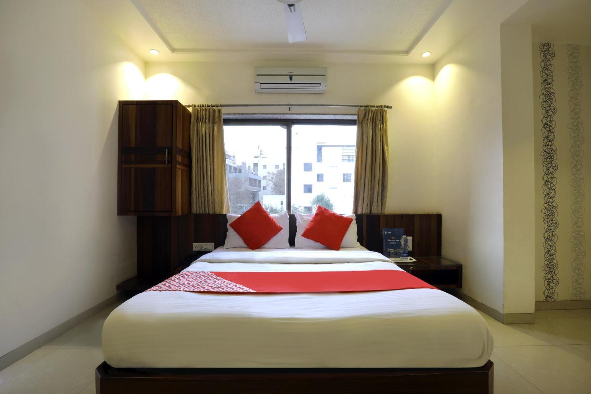 Collection O Satyan Inn Shirdi Ngoại thất bức ảnh