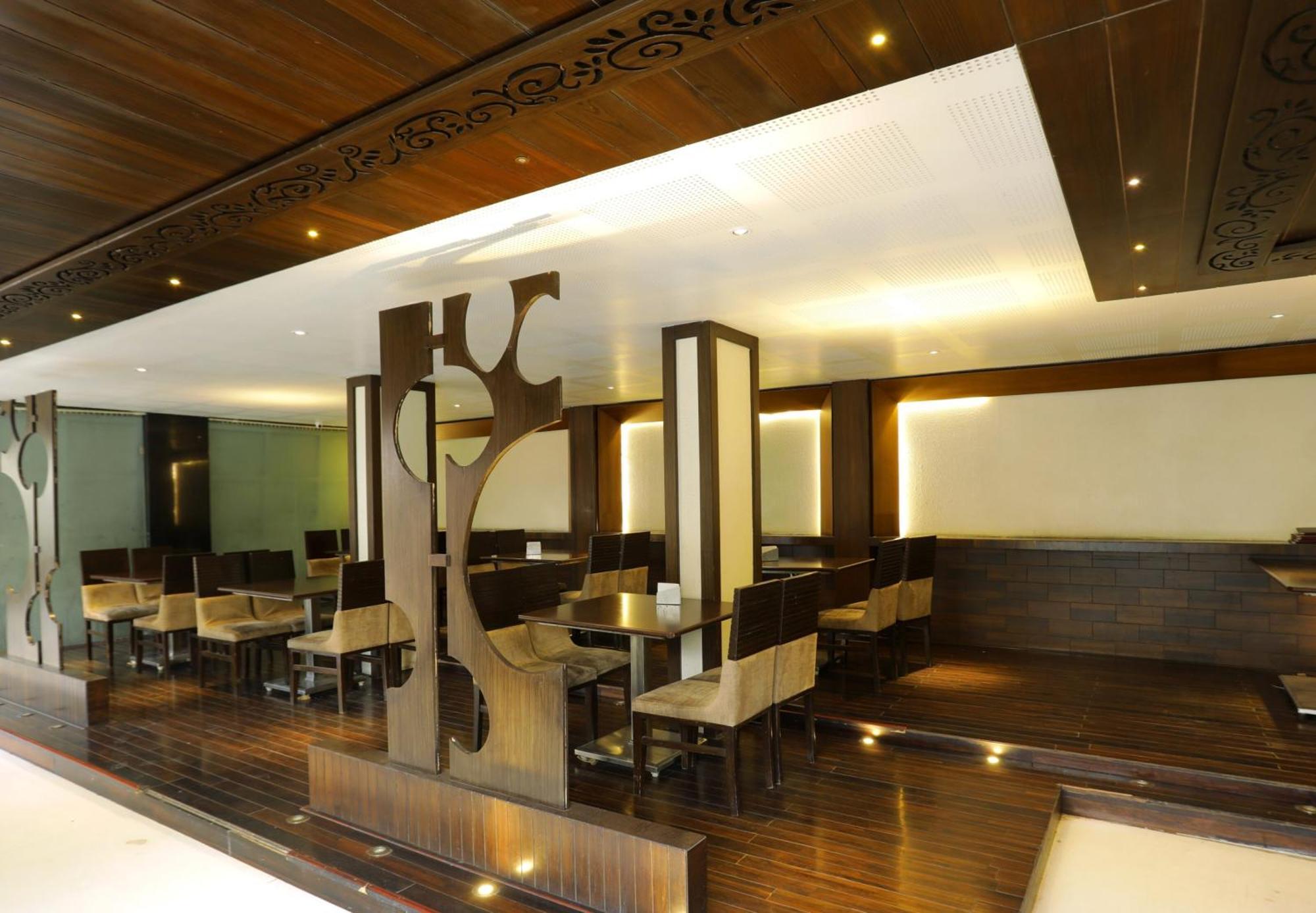 Collection O Satyan Inn Shirdi Ngoại thất bức ảnh
