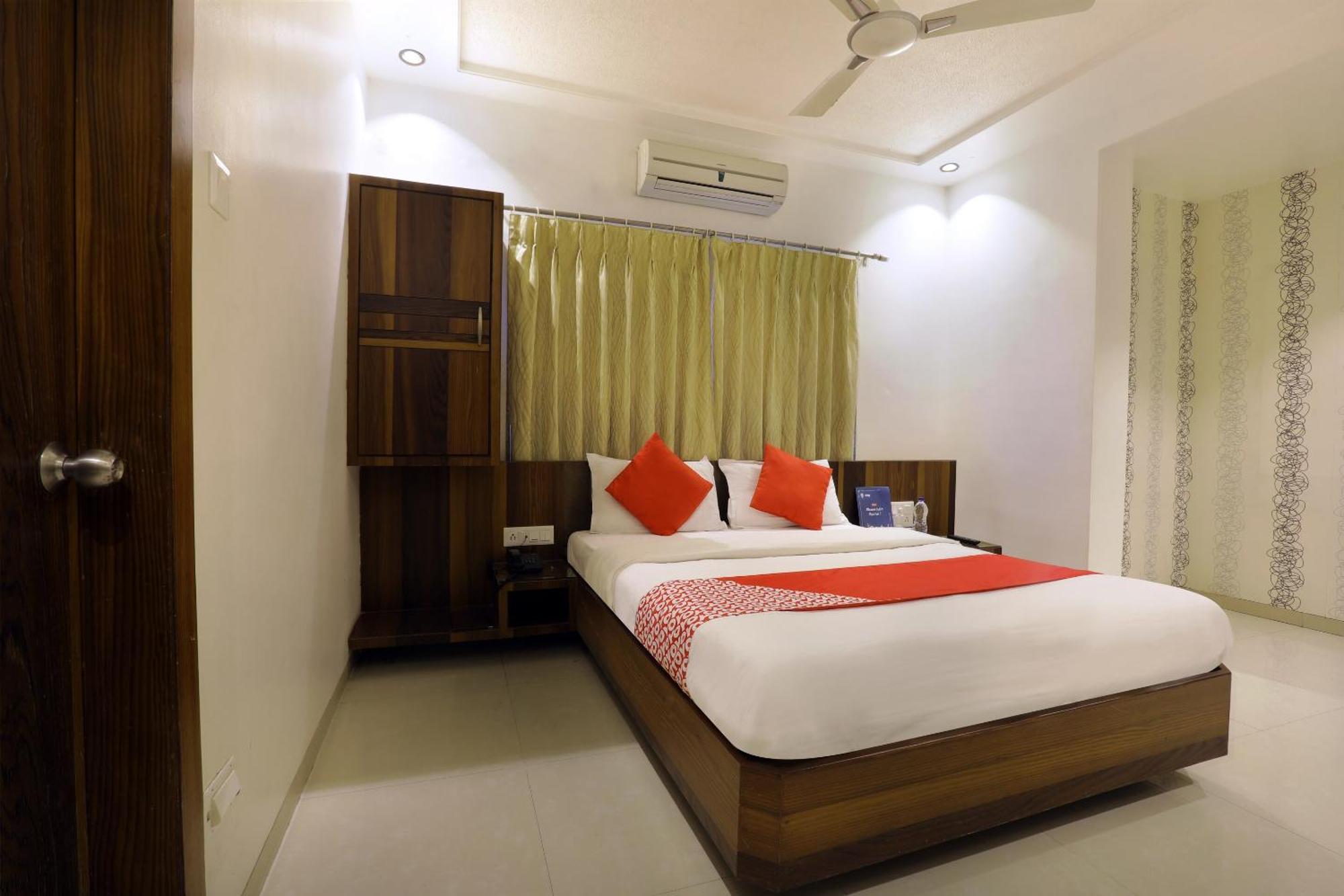 Collection O Satyan Inn Shirdi Ngoại thất bức ảnh
